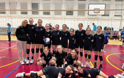 Mladší žačky B vybojovaly zlato v modrém minivolejbale